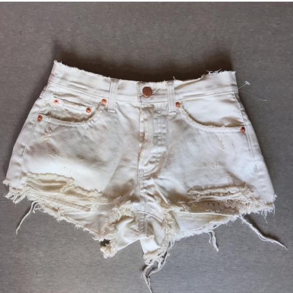 We the Free off-white distressed shorts size 25 - Picture 1 of 10